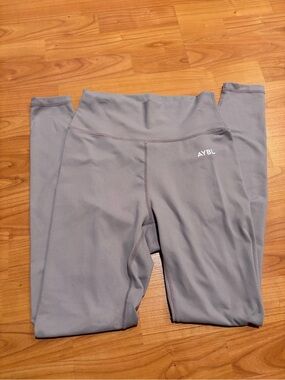 Abyl grey leggings size Small
